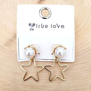 Brand New Gold Tone Star Pearl Earring